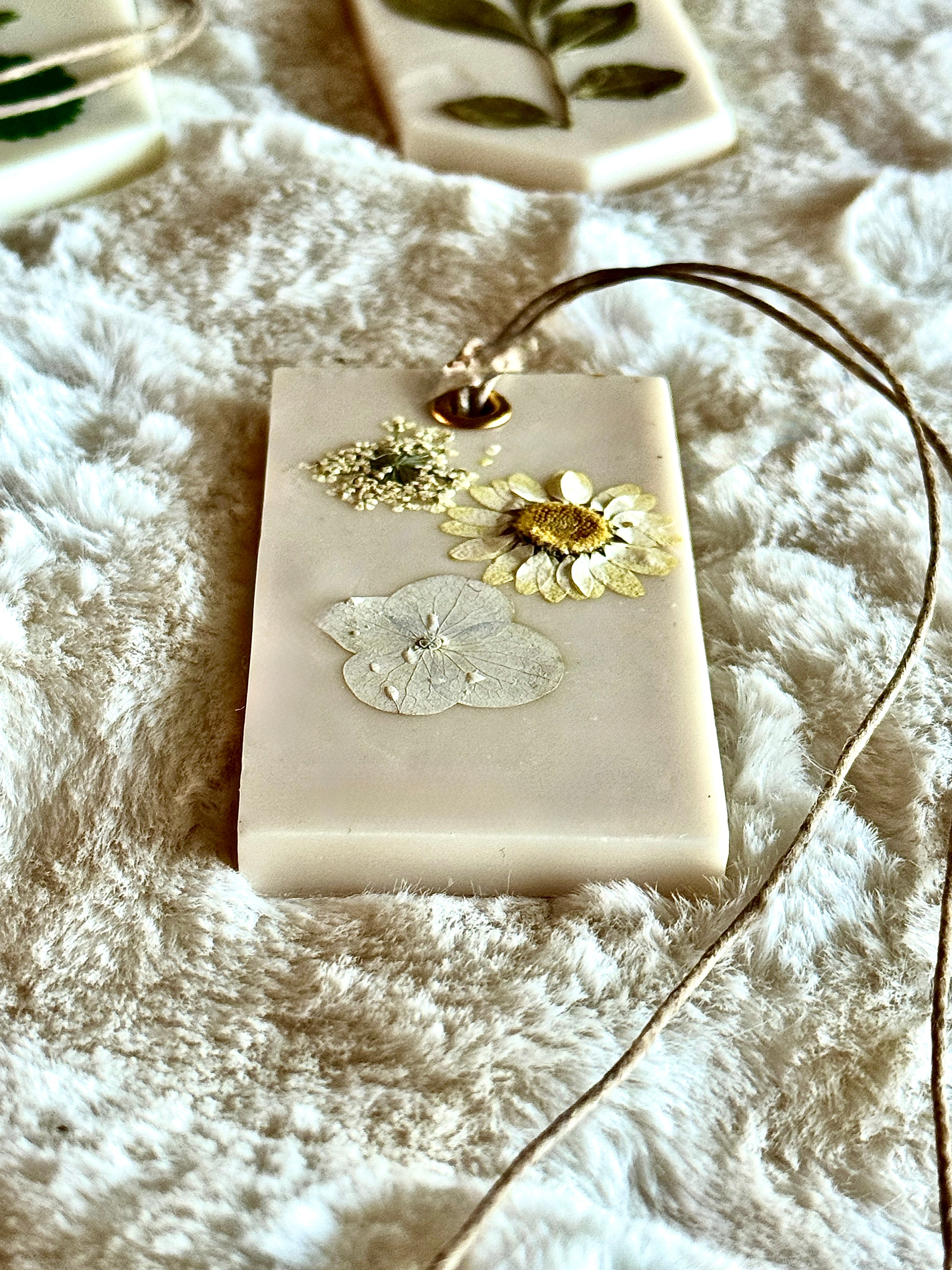 Organic Botanical Sachet for Freshening Small Spaces