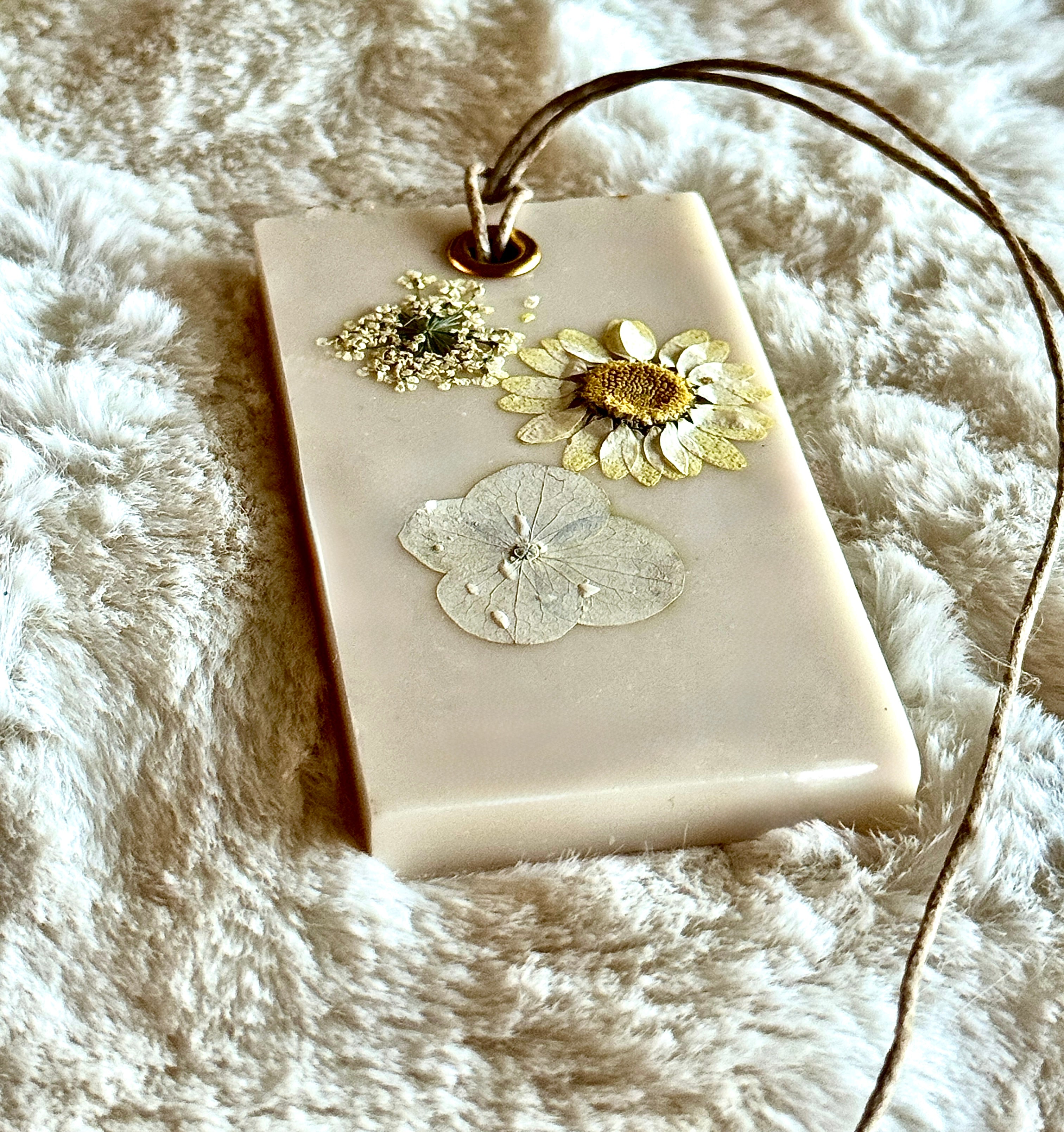 Organic Botanical Sachet for Freshening Small Spaces
