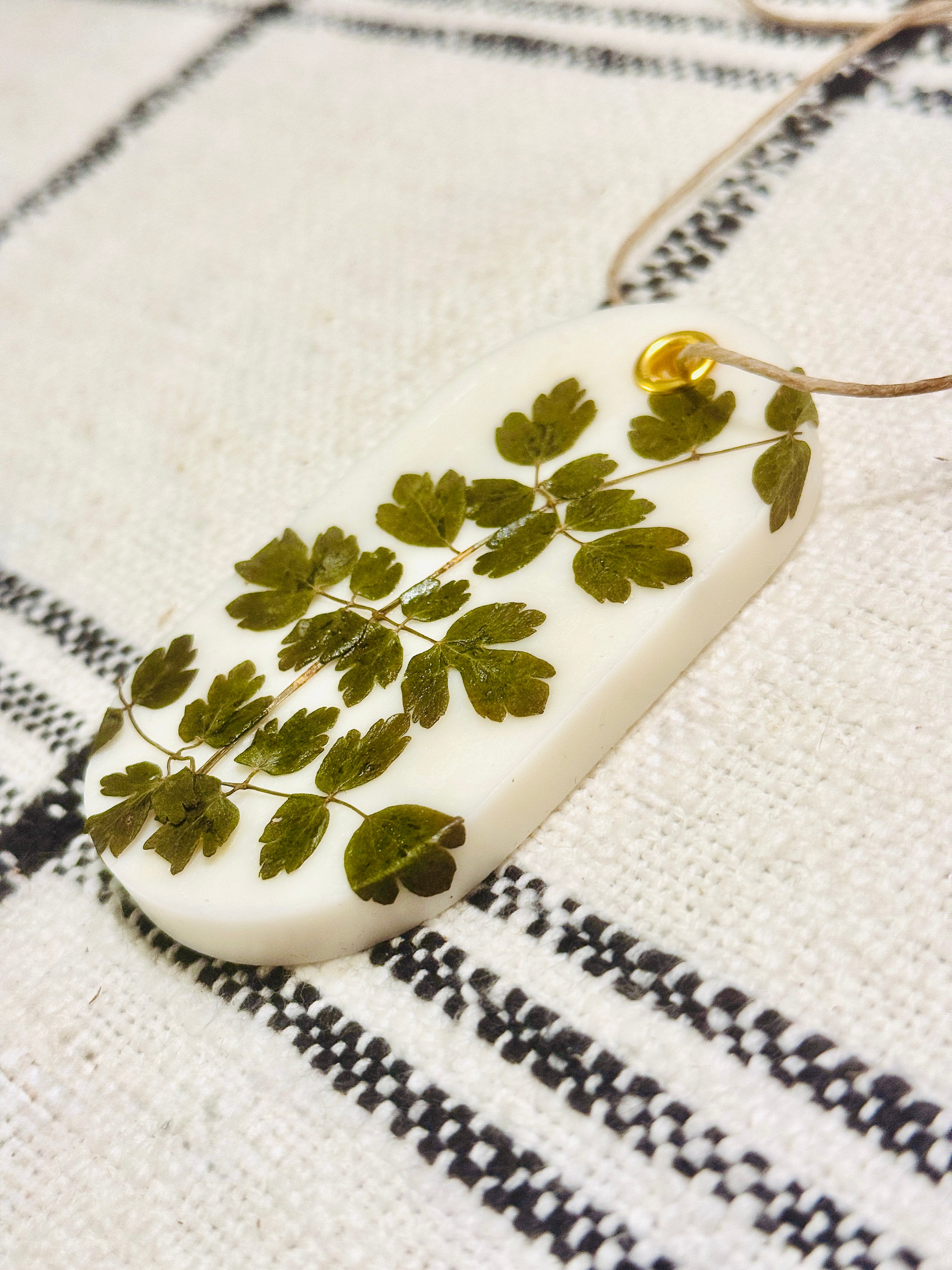 Organic Botanical Sachet for Freshening Small Spaces