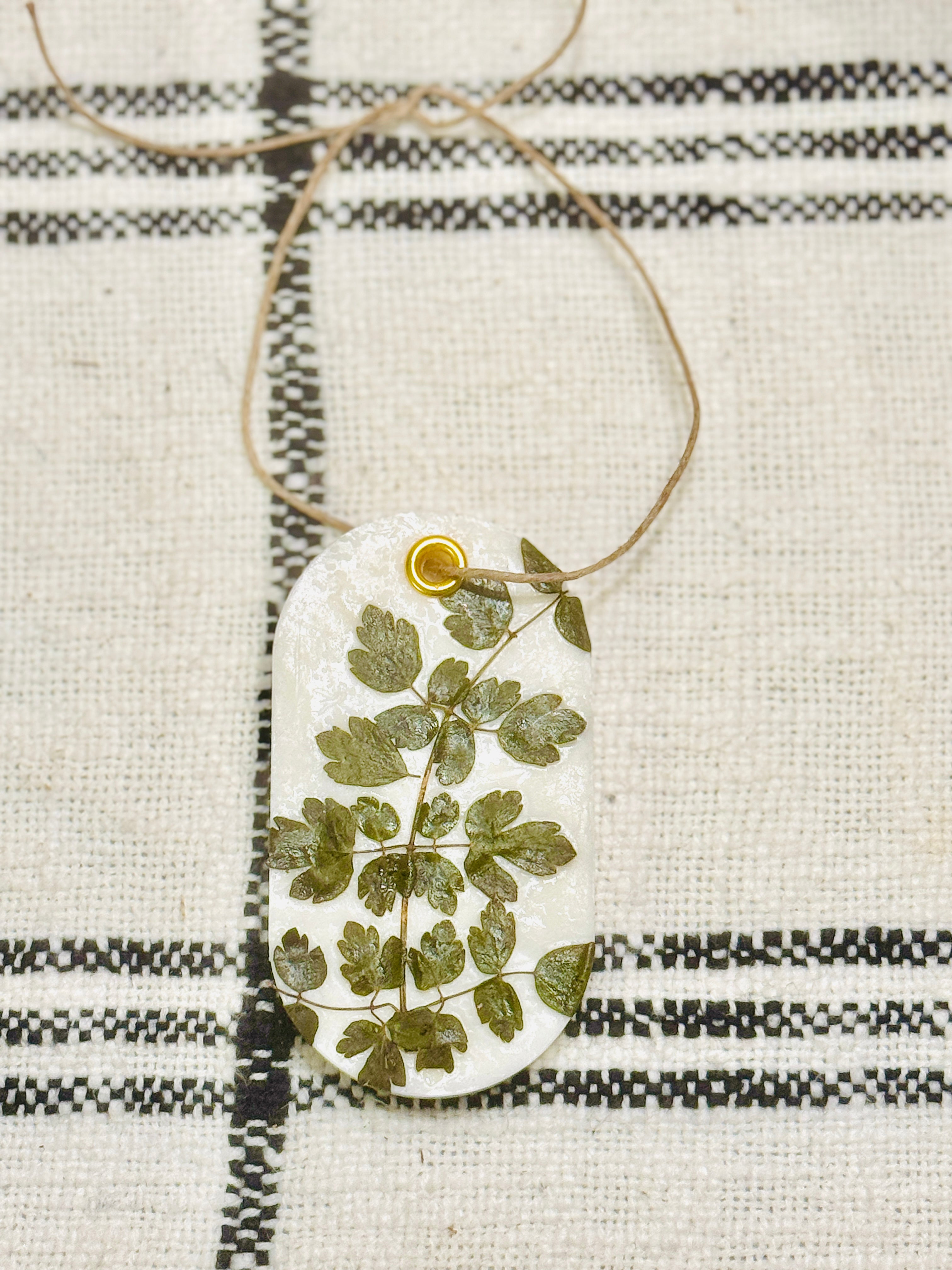 Organic Botanical Sachet for Freshening Small Spaces