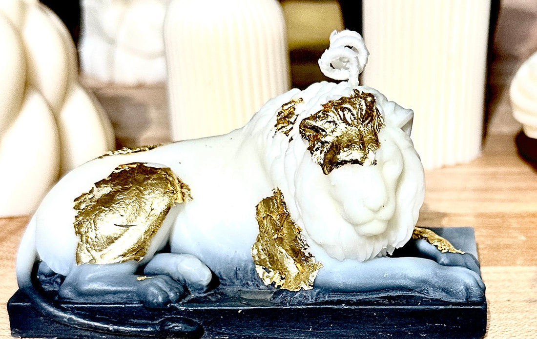 Lion with Gold Leaf Pillar with accords of honeysuckle and mint