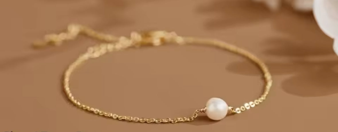 Single Freshwater Pearl - 18k Finish Bracelet Minimalist Quiet Luxury Design