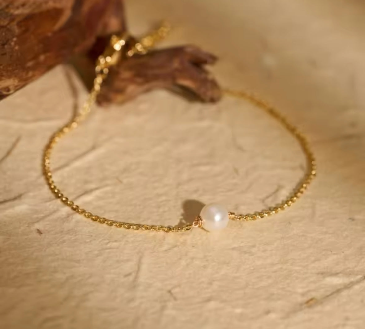 Single Freshwater Pearl - 18k Finish Bracelet Minimalist Quiet Luxury Design