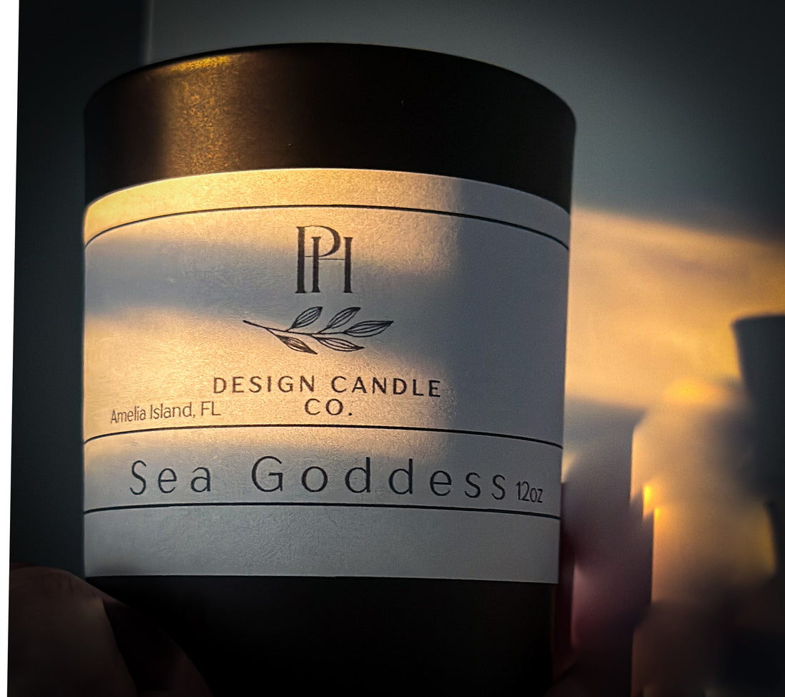 Sea Goddess Candle - with notes of green sweet grass, that leaves a light ozonic scent in air