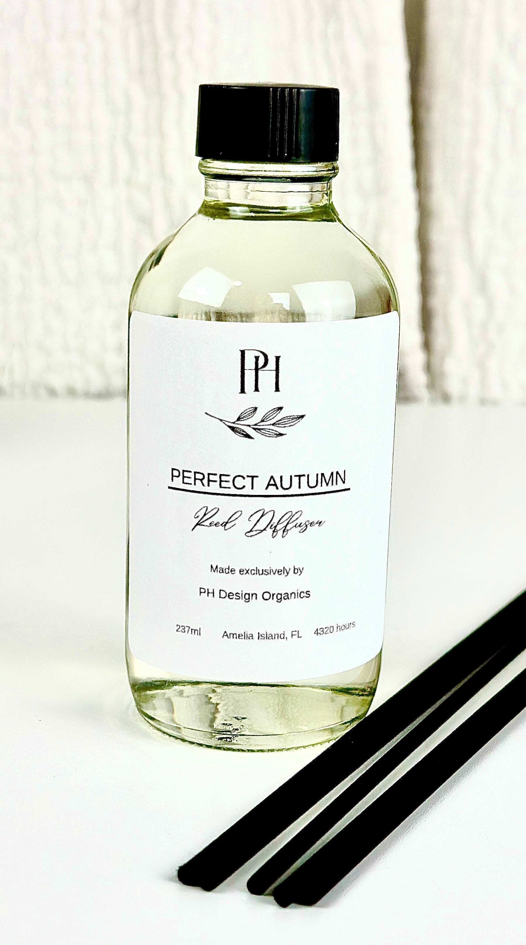 Perfect Autumn Reed Diffuser- with notes Cranberry, Spiced Pumpkin &amp; Crisp Apple